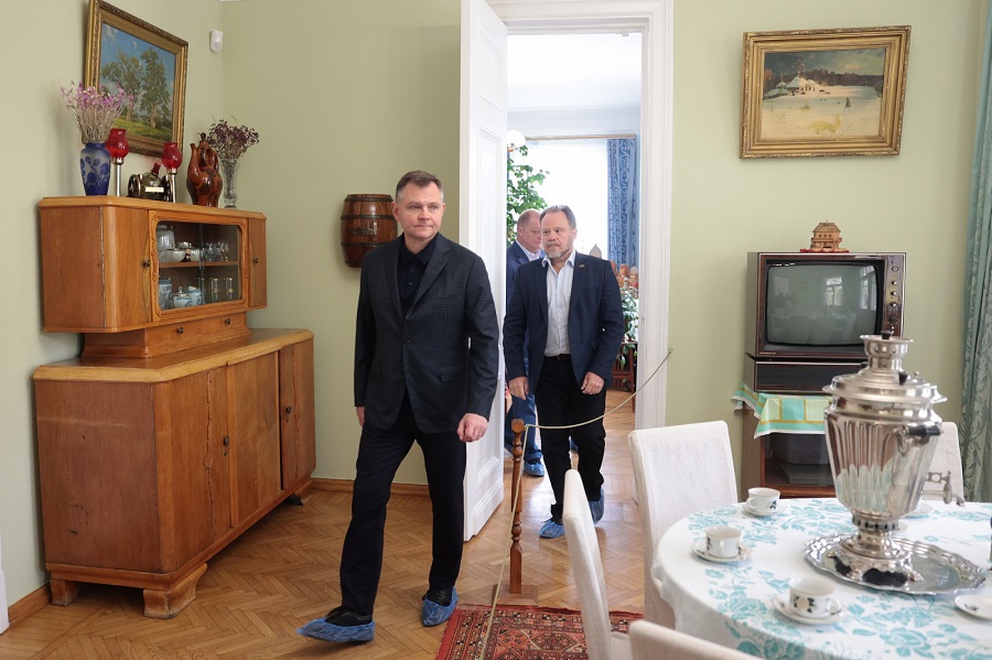 249ac17ad71d8493ffd4c944cb1f6c2e 1600 1066 cropped