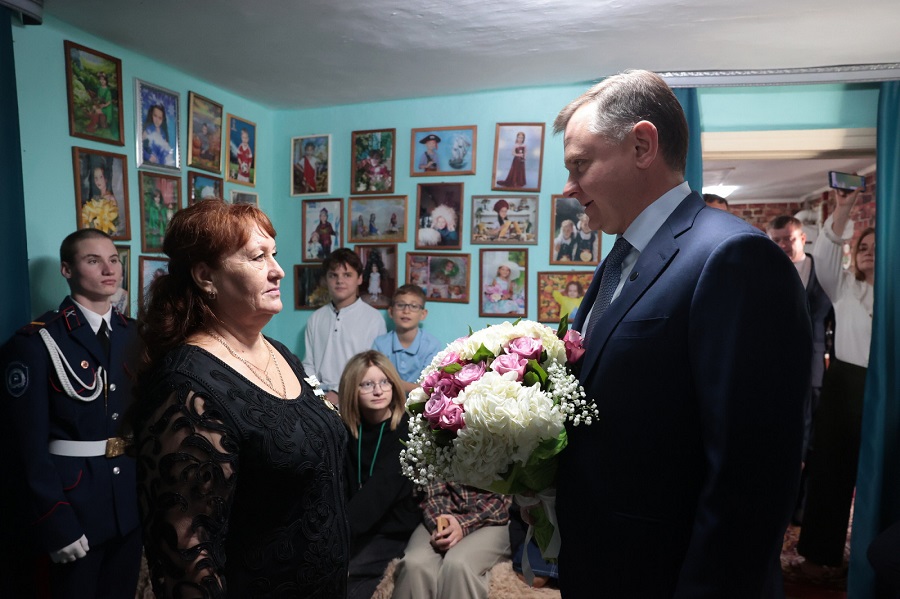 385e611c95fd781c92b150a99543a3a8 1600 1066 cropped