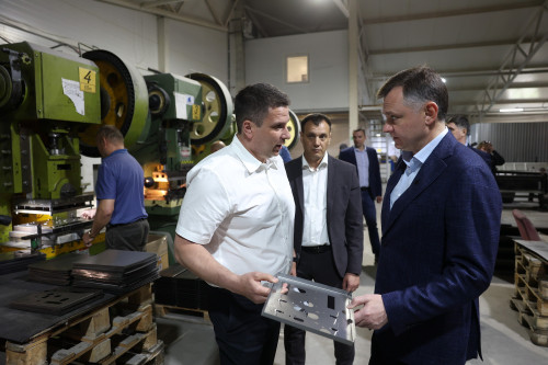 Slusar and Rostov prom