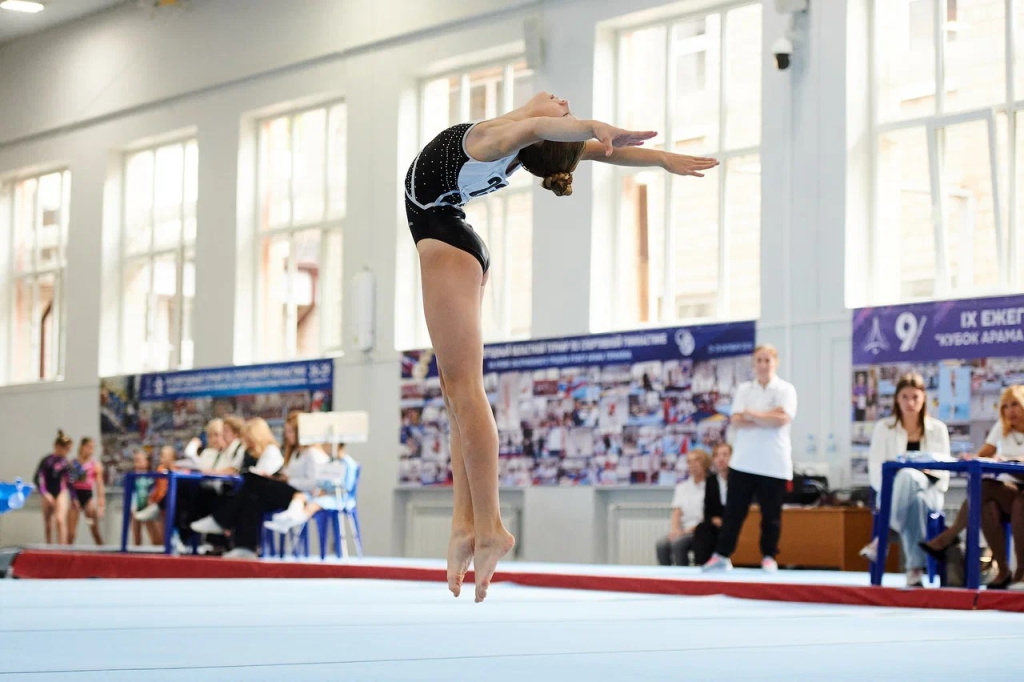 Gimnastiks competition go on