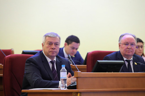 Rostiv governer