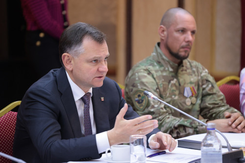 Slusar and work quoters