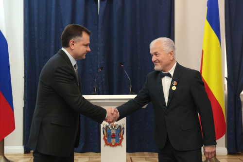 Slusar met journalists