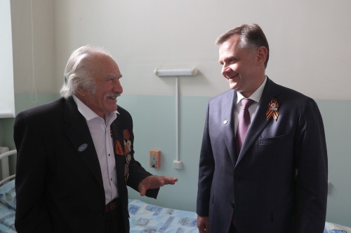 Slusar met veterans